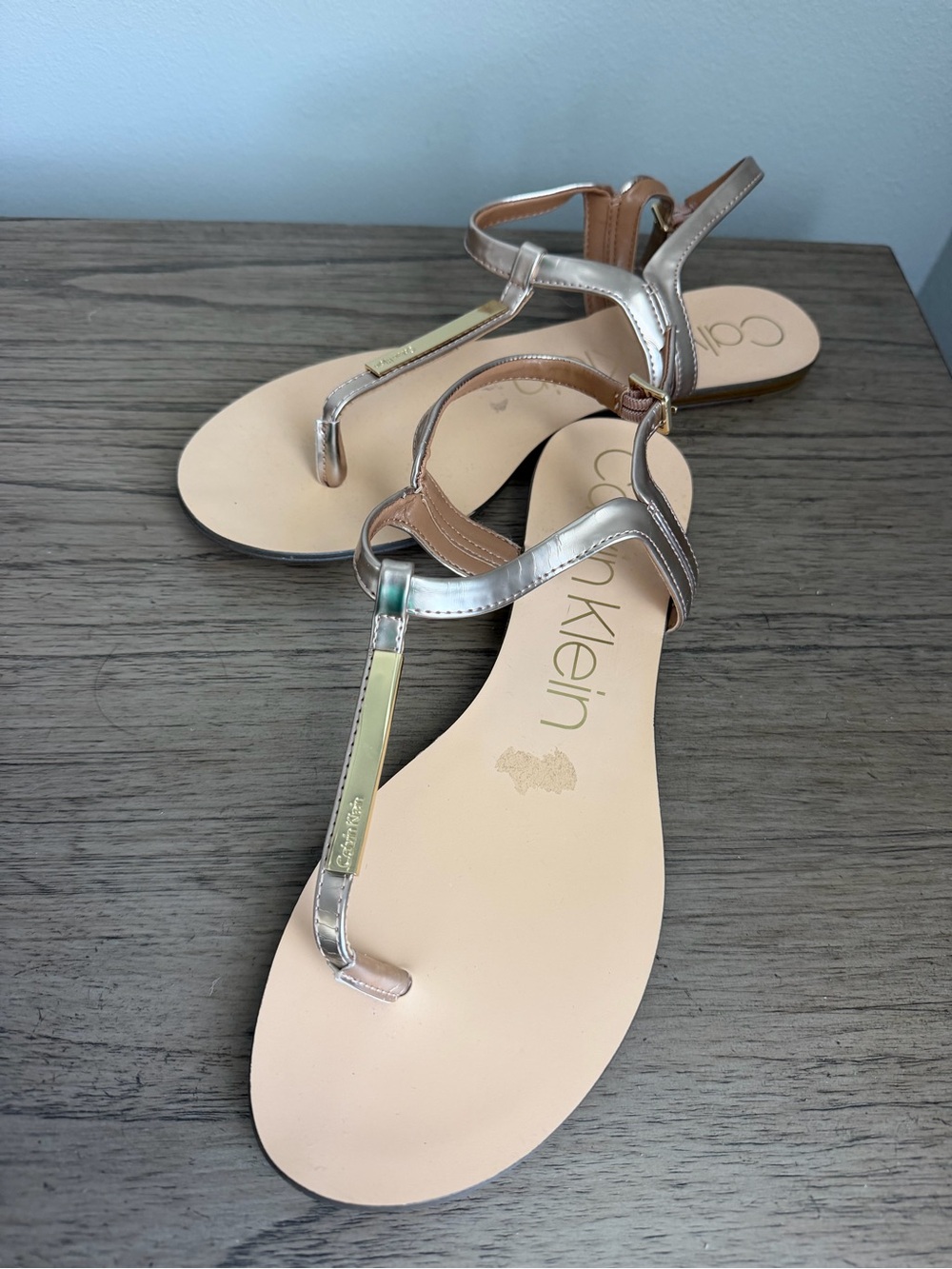 Calvin Klein Metallic Rose Gold T-Strap Women Sandals Size 10